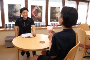 8A6053E0-B8CA-44A6-A5AB-F09A633861BA