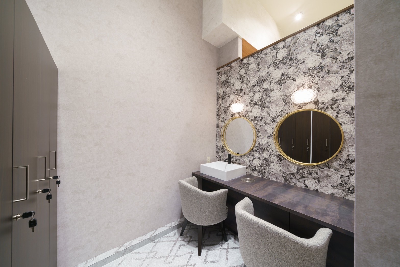 937E82C2-82CC-422F-A987-C25E41CACA41